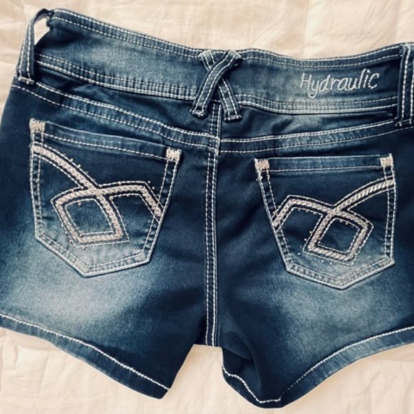 Hydraulic Lola Curvy Jean Shorts - Picture 3 of 7